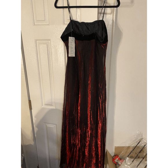 Fiesta Red and Black Shimmery Evening Prom Dress with Velvet (like) Band NWT Siz - Picture 2 of 6